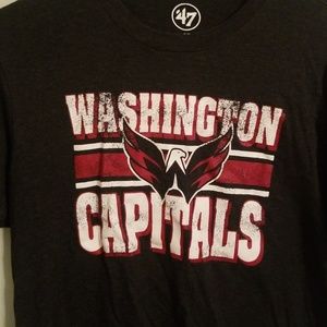 Caps tee